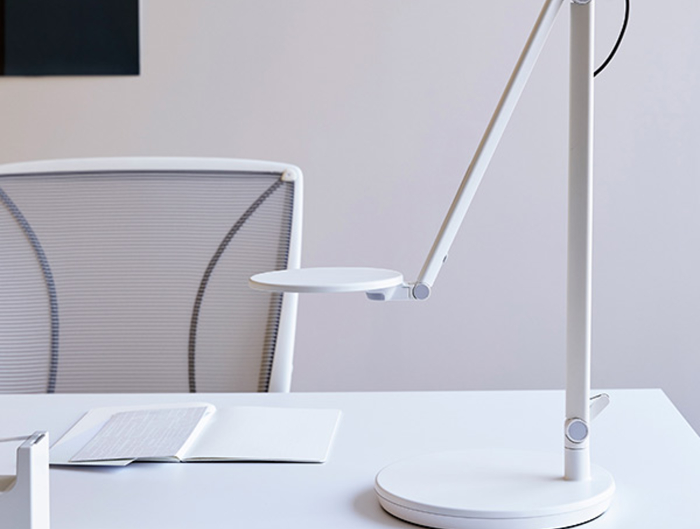 Humanscale Nova Adjustable Desk Light with Charging Desktop Base