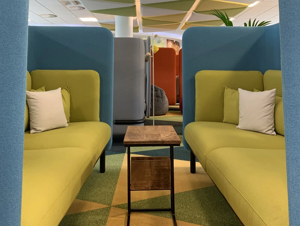 Playrix Office Blue High Roof Meeting Den with Green Cushions