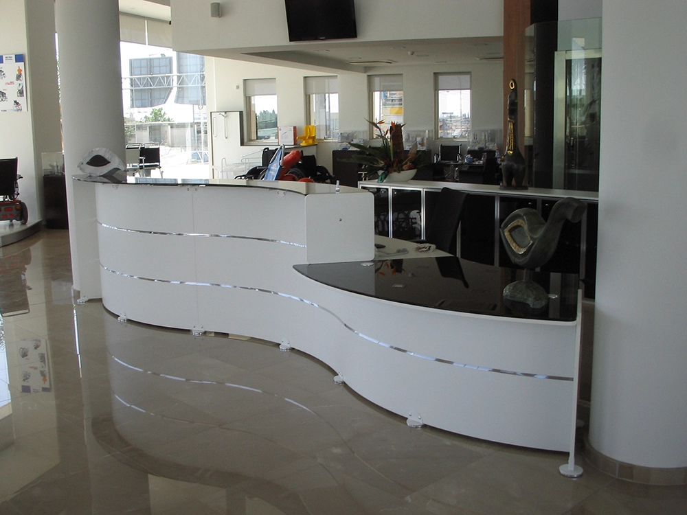 Quadrifoglio Reception Glass Reception Desk